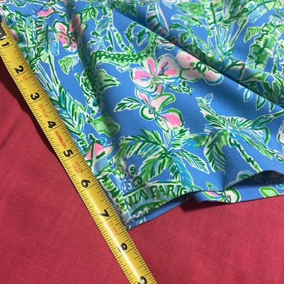 Lilly Pulitzer BENEATH THE BOUGAINVILLEA Natia knit shorts. Size 4 - Picture 8 of 11